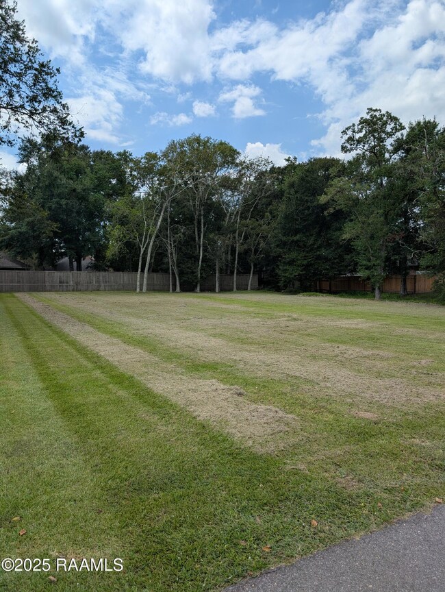 104 Running Deer Dr unit A, Lafayette, LA 70503 - photo 2