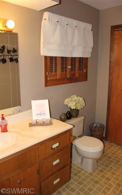 9144 Byron Center Ave SW, Byron Center, MI 49315 - photo 6