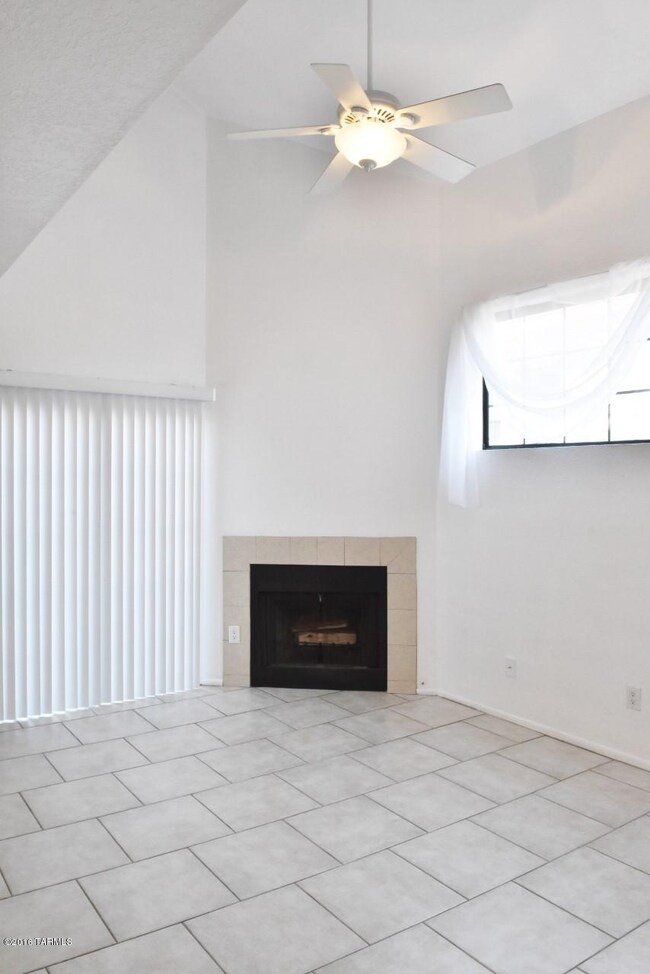 Fireplace  in the greatroom!