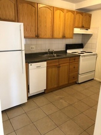 200 Central St unit 1, Stoneham, MA 02180 - photo 3