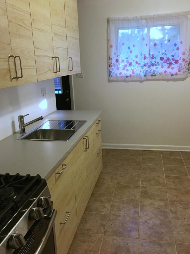 1281 Acton Rd, Columbus, OH 43224 - photo 7