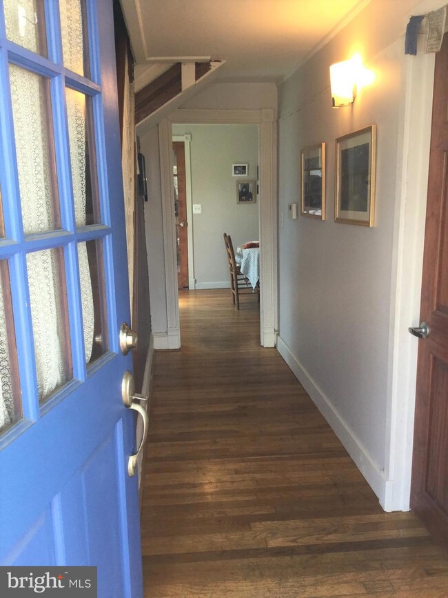 124 W 6th Ave, Ranson, WV 25438 - photo 6