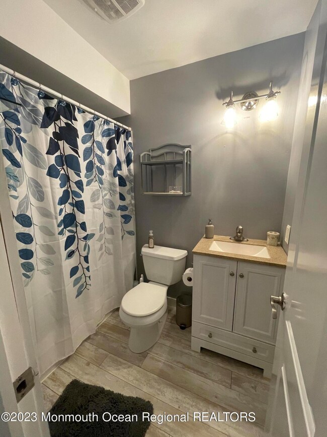 1492 Ocean Ave unit a3 short term, Sea Bright, NJ 07760 - photo 4