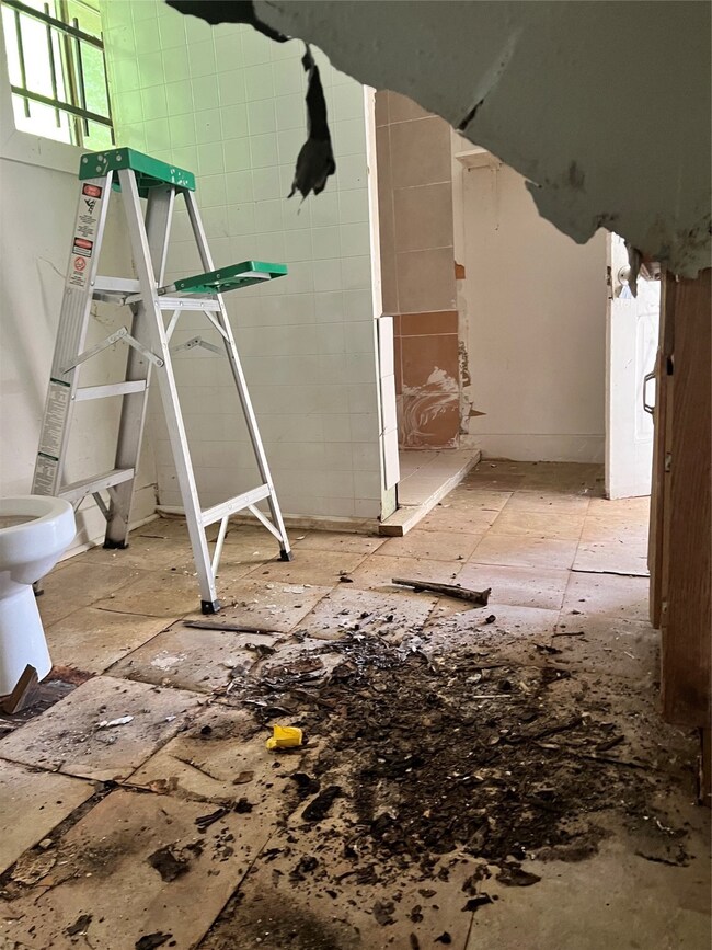 848 Marjorie St, Houston, TX 77088 - photo 7