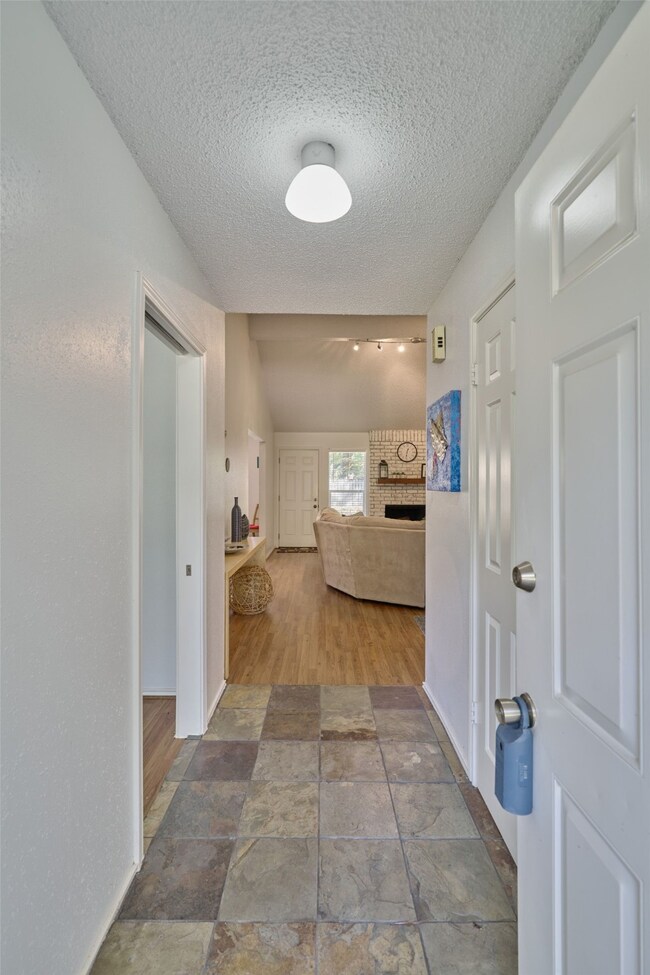 15 N Drifting Leaf Ct, Spring, TX 77380 - photo 5