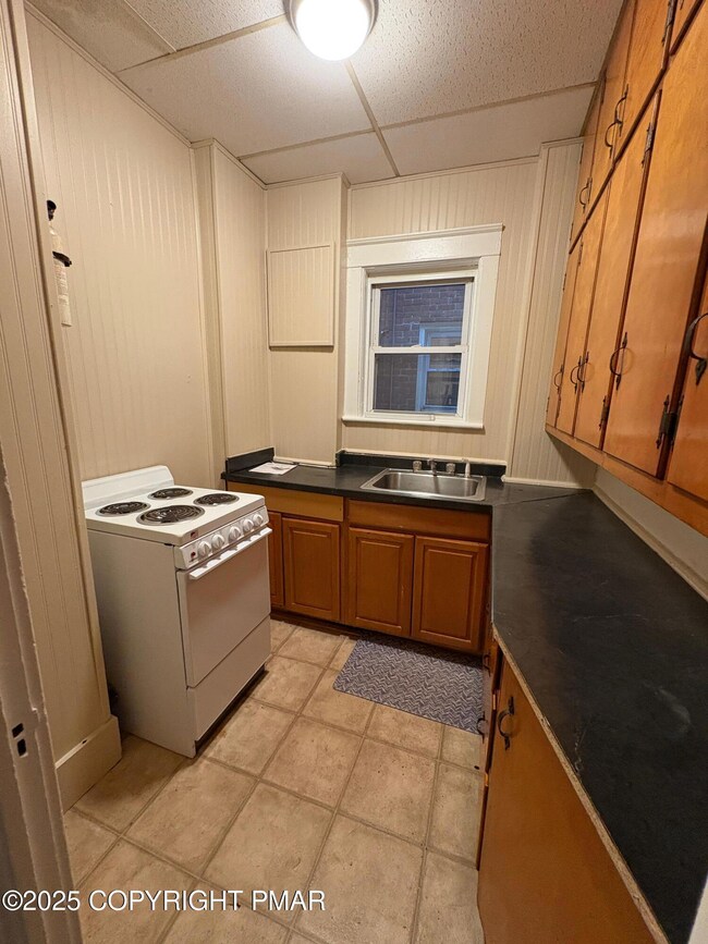 23 S 7th St unit A, Stroudsburg, PA 18360 - photo 5