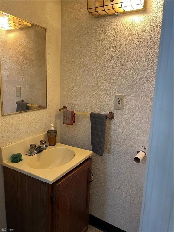 Half bath in unit 711