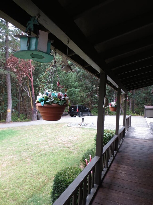 1540 Pinecrest Dr, Grants Pass, OR 97526 - photo 7