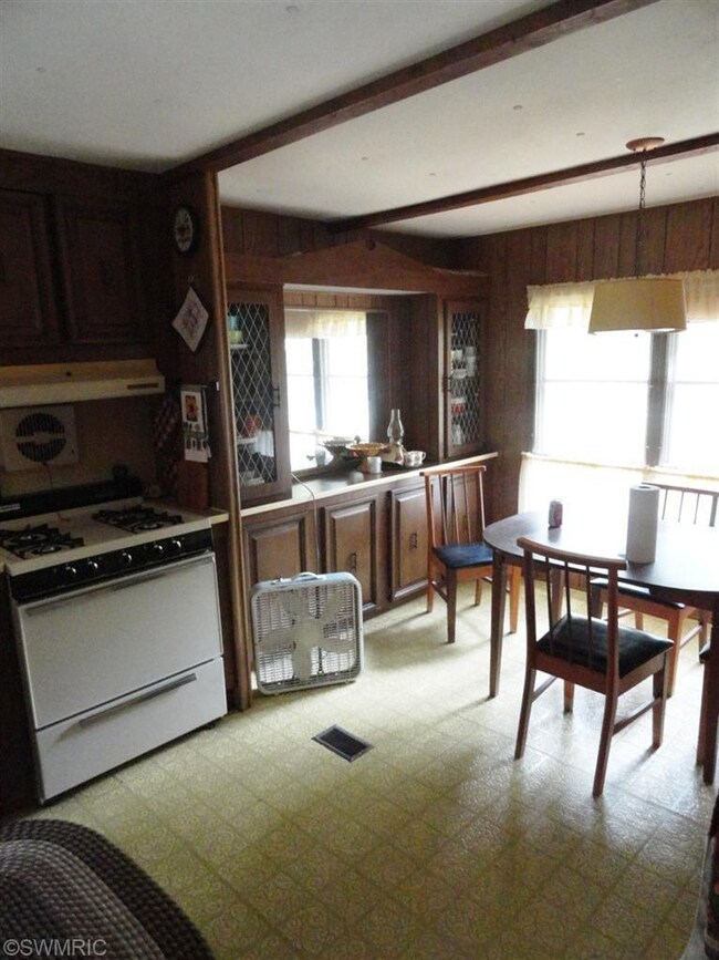 8317 S Pingree Ave, Baldwin, MI 49304 - photo 4