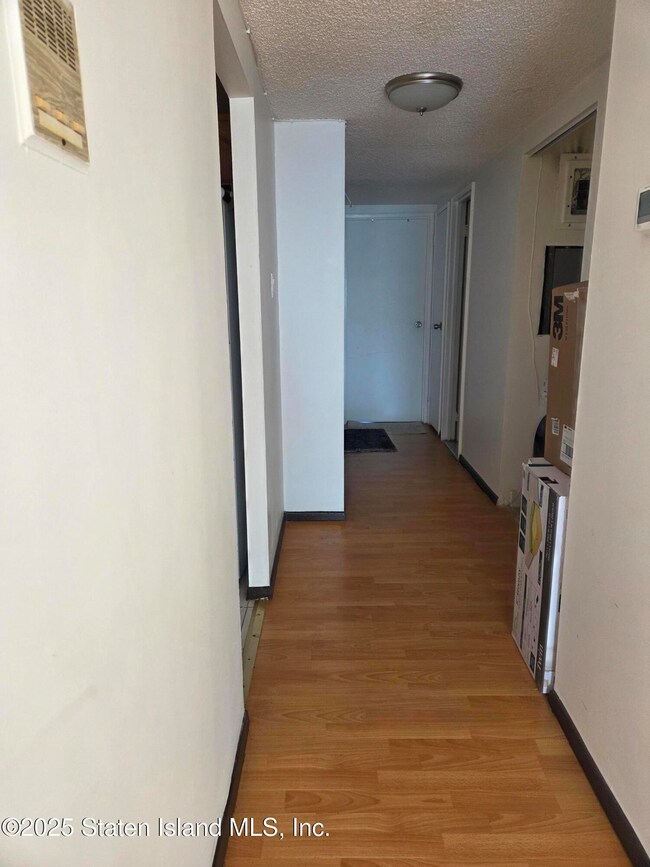 15 Kathy Place unit 3A, Staten Island, NY 10314 - photo 4