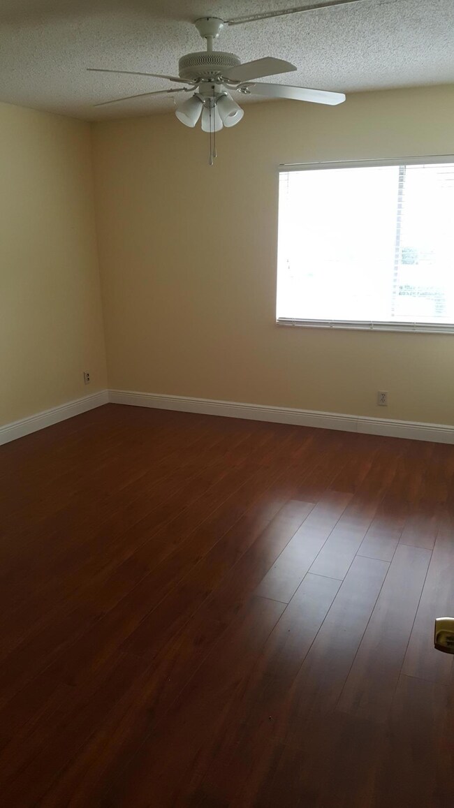 108 Lake Pine Cir unit B-1, Greenacres, FL 33463 - photo 3