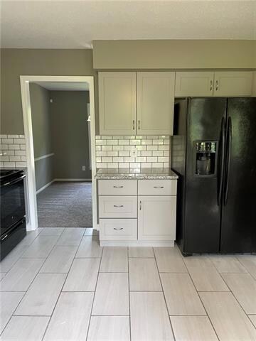 705 NW 11th St, Blue Springs, MO 64015 - photo 2