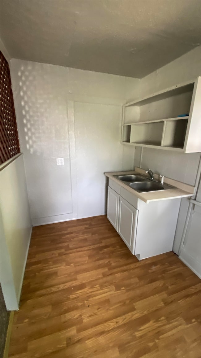 111 and 111 1/2 W Locust, Enid, OK 73701 - photo 5