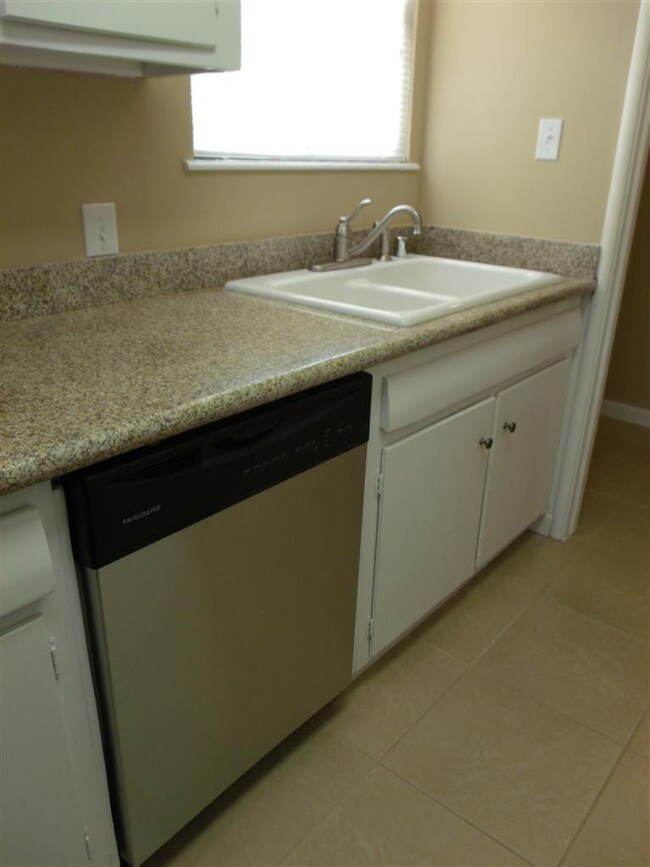 New stainless dishwasher, granite counters, new si