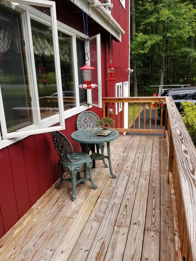 121 Weasel Rd, Dingmans Ferry, PA 18328 - photo 4