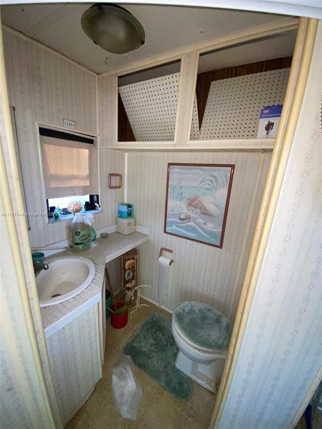 13141 SW 7th Place, Davie, FL 33325 - photo 7