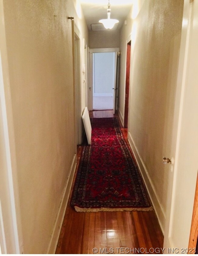 816 N Okmulgee Ave, Okmulgee, OK 74447 - photo 7