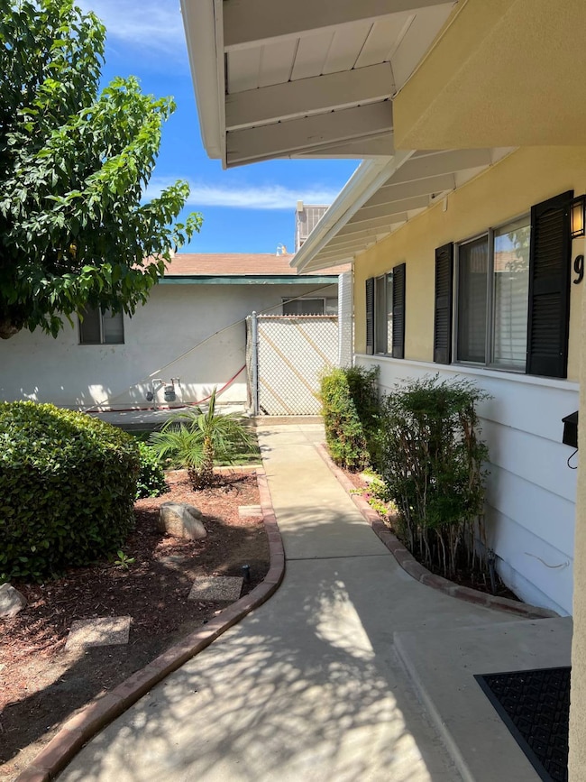 912 Monna Ave, Bakersfield, CA 93308 - photo 3