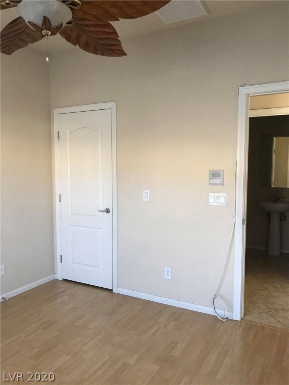 Bedroom down stair with shower.