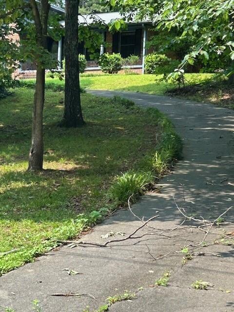 Right entry into circle drive