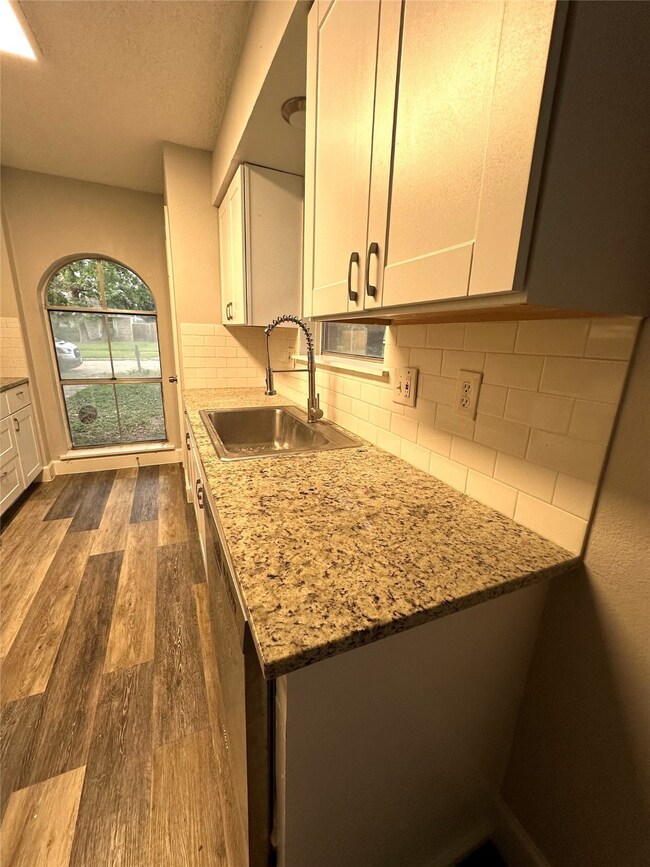 10307 Mountain Park Dr, Houston, TX 77086 - photo 4