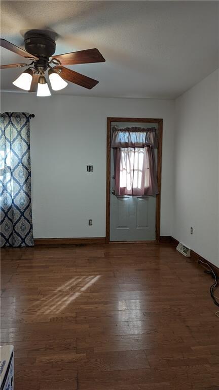 1204 Evans St, Des Moines, IA 50315 - photo 7