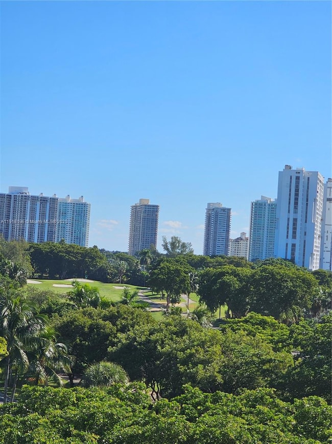 20500 W Country Club Dr unit 716, Aventura, FL 33180 - photo 3