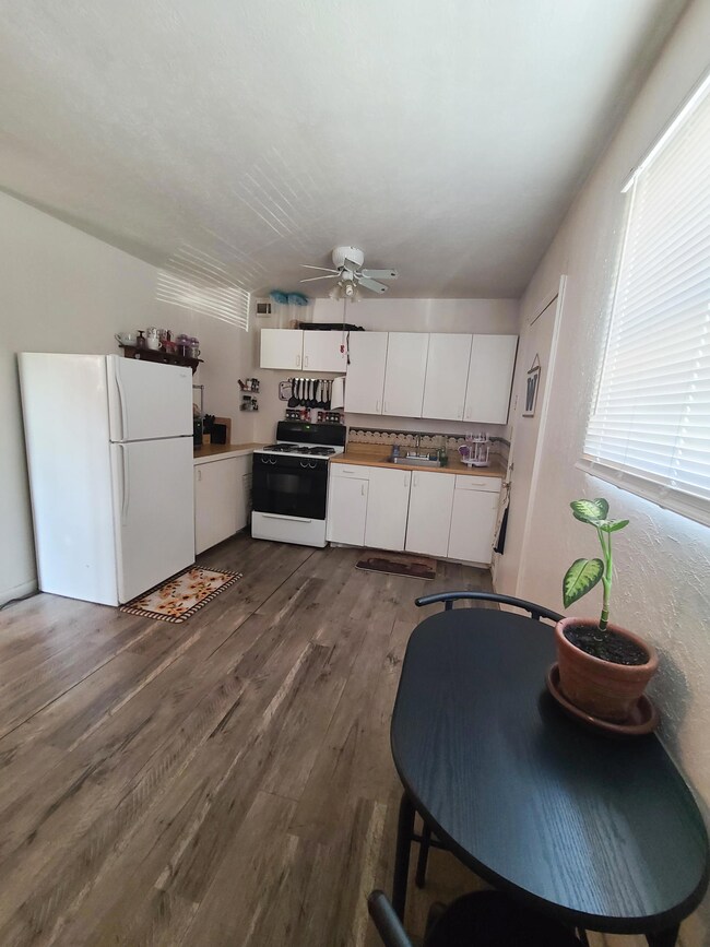 Dining/Kitchen
