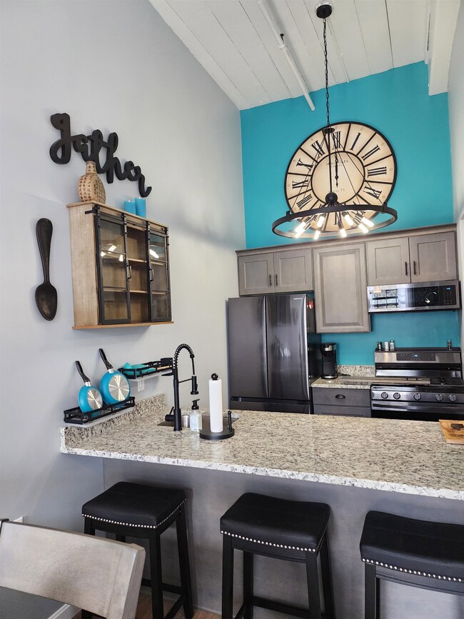 Emerson Mills unit M19, Pembroke, NH 03275 - photo 3