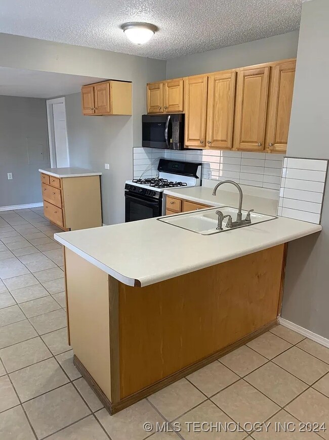 922 S Ash Ave, Broken Arrow, OK 74012 - photo 5