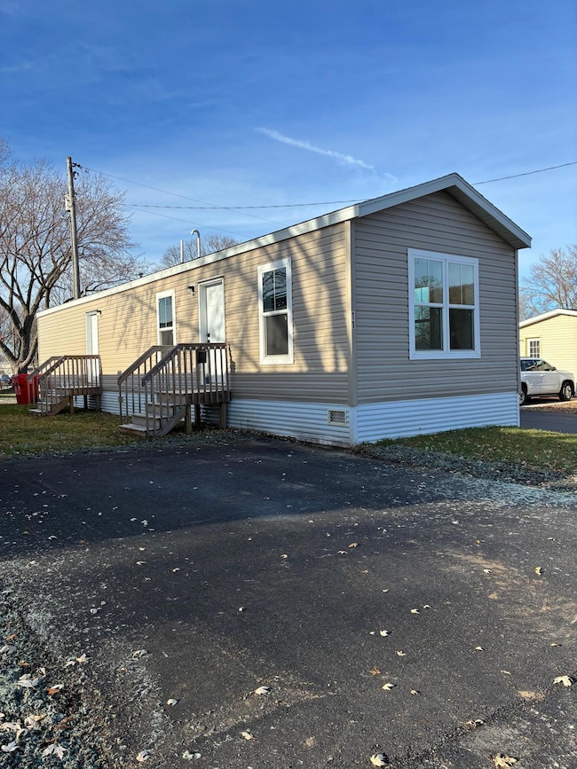 739 55th St NE unit 11, Rochester, MN 55906 - photo 2