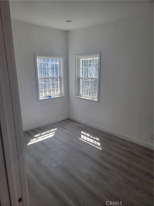 1526 W 154th St, Compton, CA 90220 - photo 6