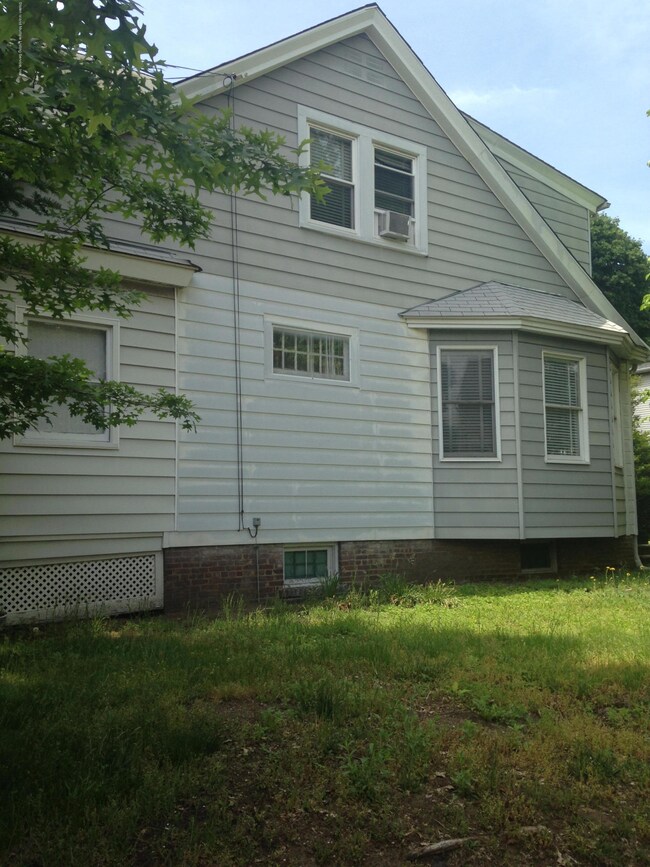 1145 Clove Rd, Staten Island, NY 10301 - photo 3