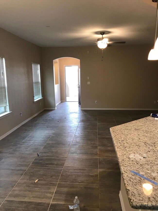 13670 Stonor Ct, El Paso, TX 79928 - photo 5