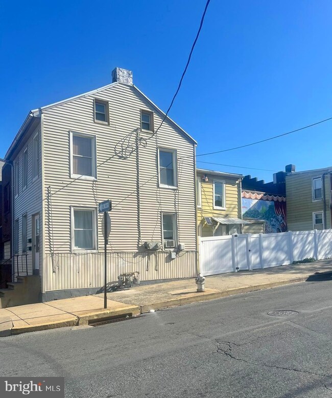 401 N 11th St, Reading, PA 19604 - photo 4