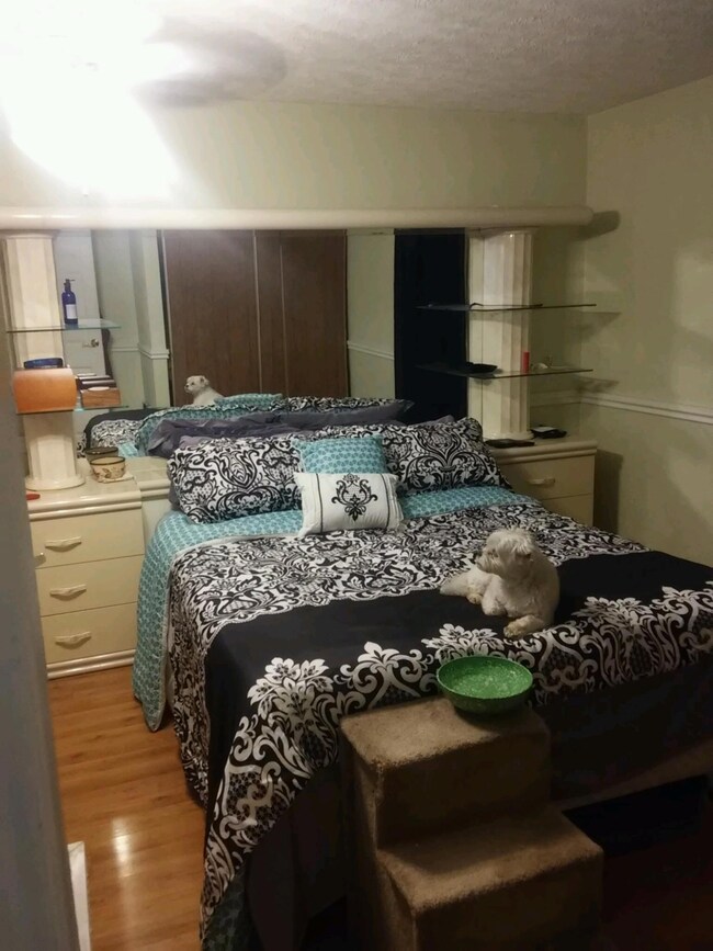 4081 Swallowfield St. Owner's Suite #2