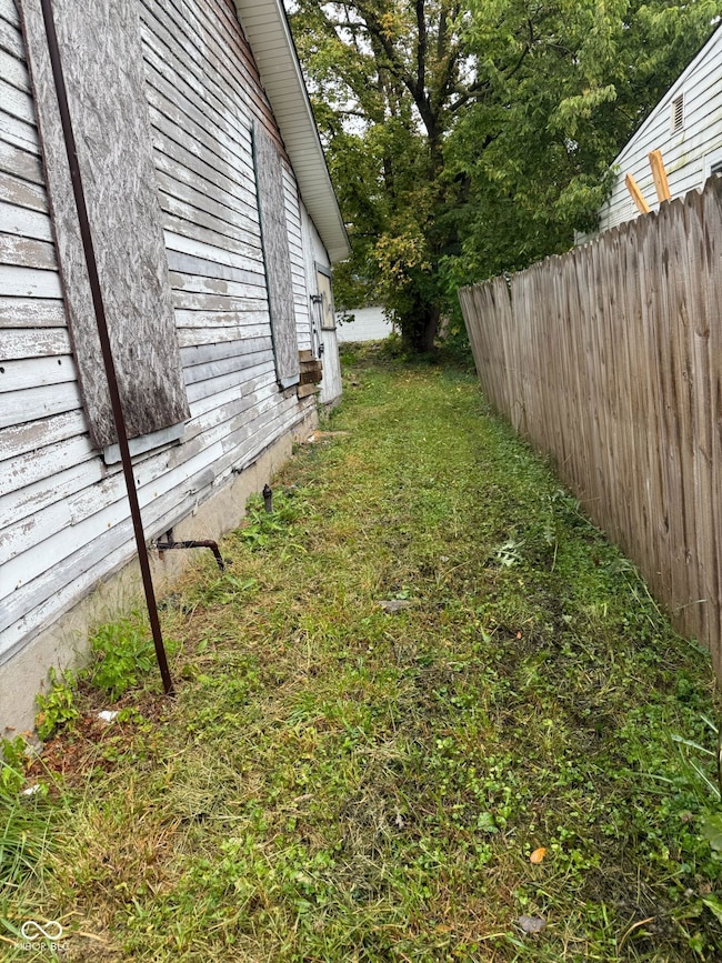 2328 Fletcher St, Anderson, IN 46016 - photo 6