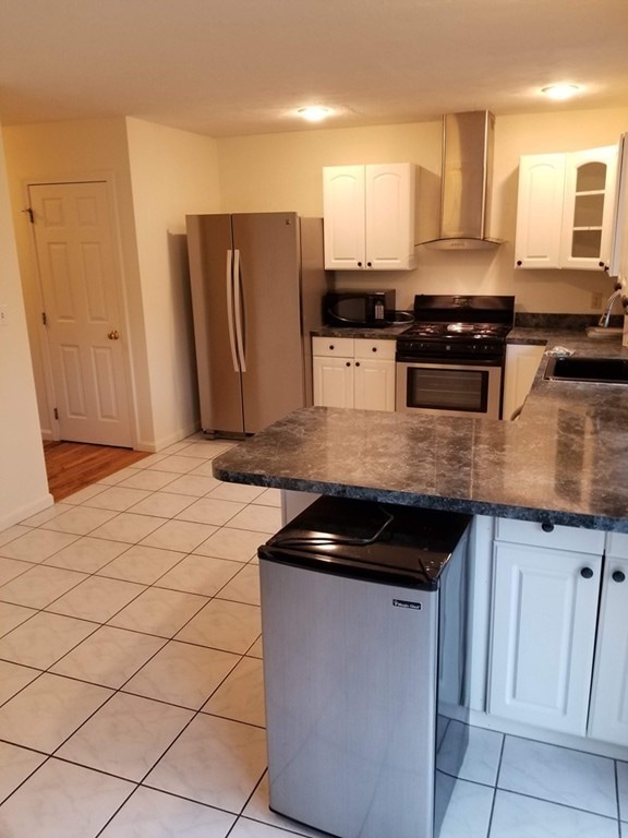 18 Goethe St, West Roxbury, MA 02132 - photo 5