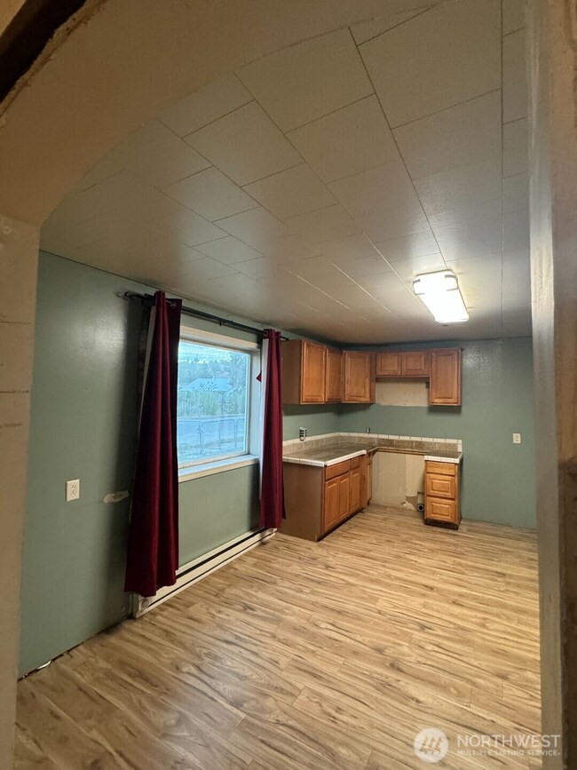 122 W 4th Ave W, Omak, WA 98841 - photo 4