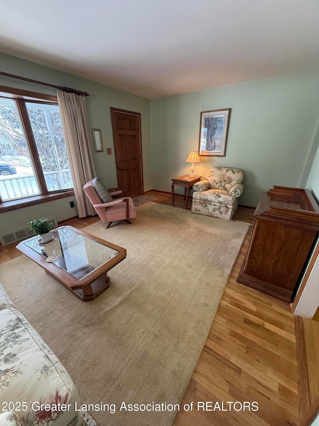 1108 Tulip St, Grand Ledge, MI 48837 - photo 4