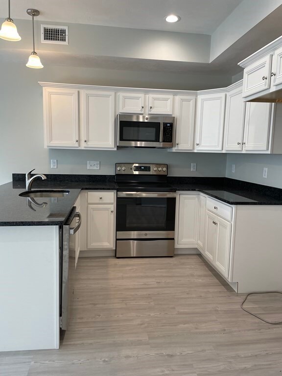 815 Bedford St unit 11, Whitman, MA 02382 - photo 3