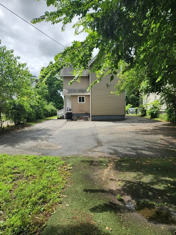 108 Alden St, Springfield, MA 01109 - photo 2