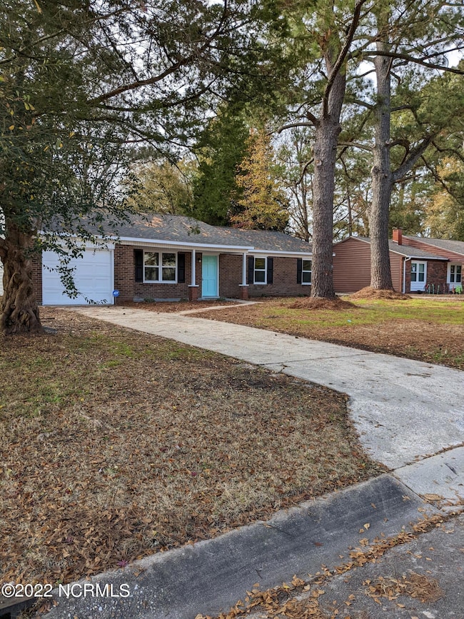 203 Thames Dr, Jacksonville, NC 28546 - photo 2