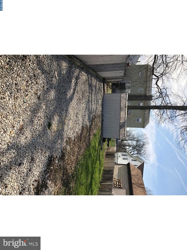 526 Lafayette Ave, Darby, PA 19023 - photo 2