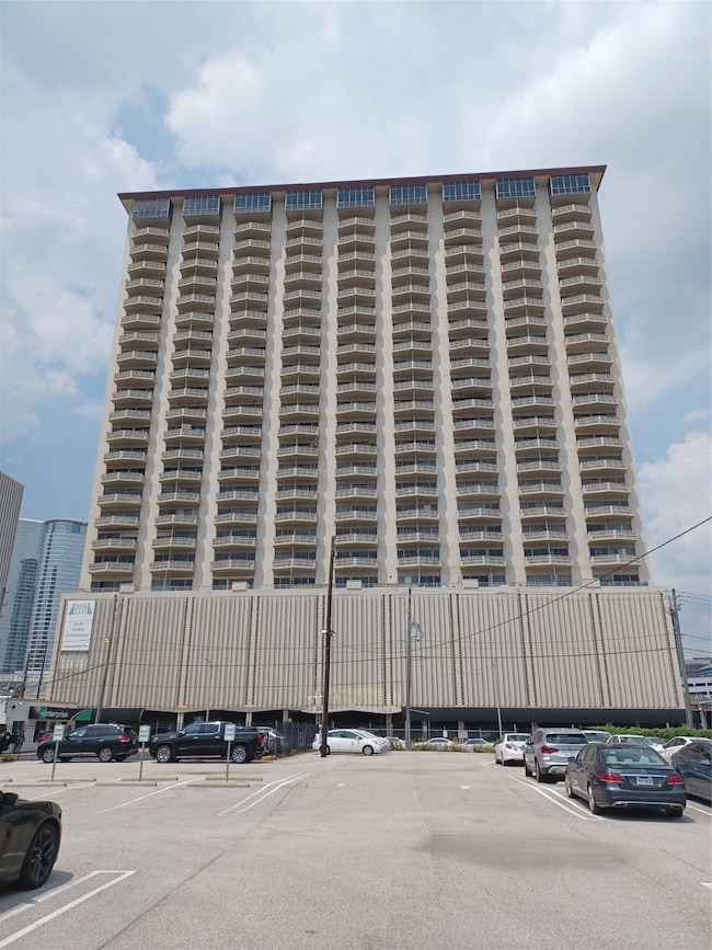 2016 Main Condominiums from the front