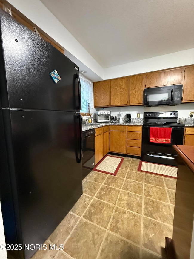 2749 Pin Oak Dr unit 5, Toledo, OH 43615 - photo 6