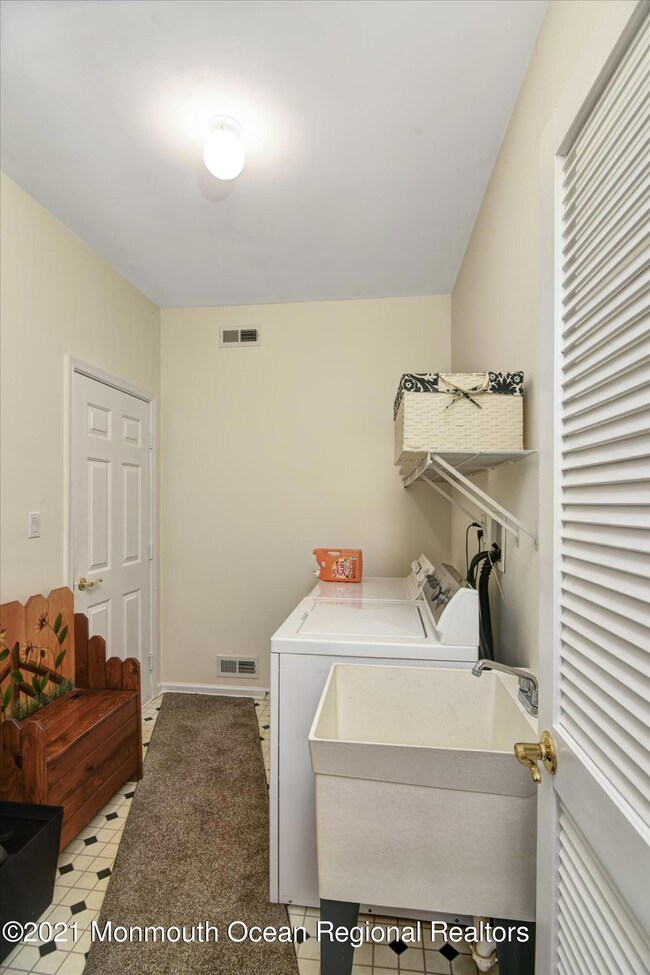 9 Milton Dr, Manchester, NJ 08759 - photo 7