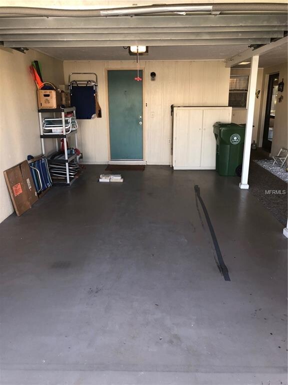 GARAGE WITH ACCESS TO HOUSE