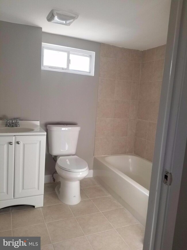 5423 Hunt Place NE, Washington, DC 20019 - photo 6