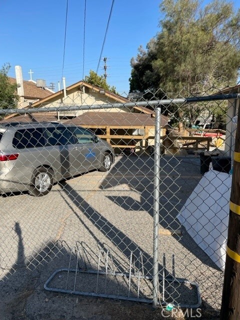 15538 6th St, Victorville, CA 92395 - photo 2